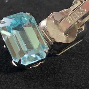 Vintage Weiss Light Blue Rhinestone Earrings